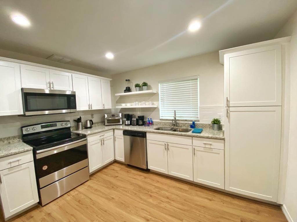 Вилла *New*Sunshine Gorgeous- 3Bd/2Ba -Private Backyard! Порт-Ориндж Экстерьер фото